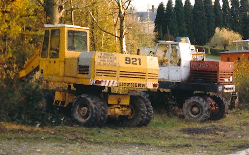 Liebherr A921 & Poclain  TX45 Lombard.jpg